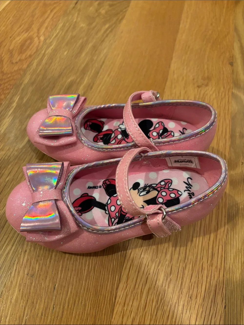 NWOT Disney Pink Minnie Mouse Glitter Mary Jane Shoes with Bows. Size 8T